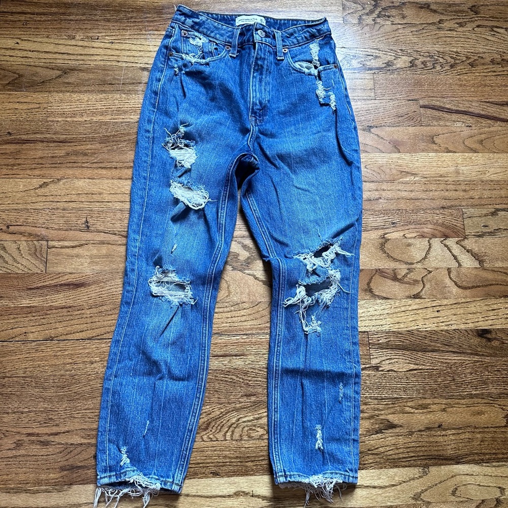 Abercrombie & Fitch Curve Love High Rise Mom Jean Distressed Sz 26 / 2 short - Picture 5 of 14